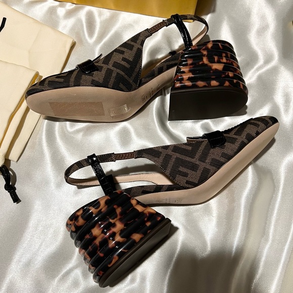 ❌ SOLD ❌ Fendi Jacquard Calfskin FF Tortoise Slingback Size 36.5 - Picture 12 of 13